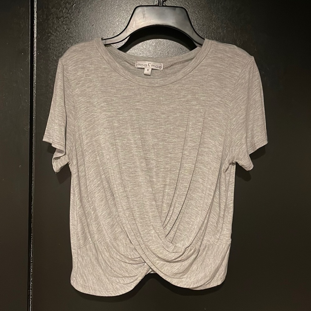 Moa Moa Grey Tshirt, size medium